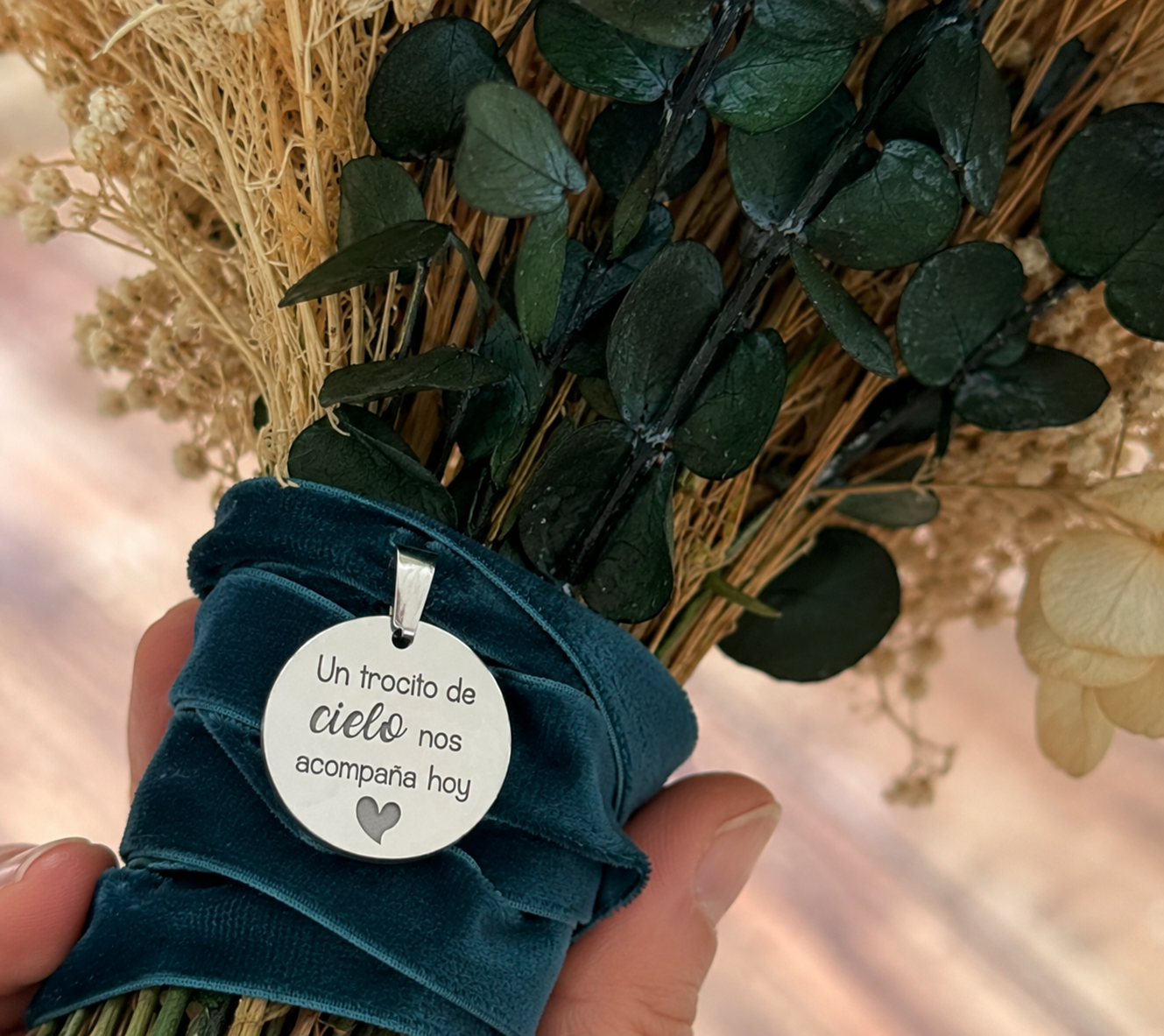 Medalla ramo de novia personalizada