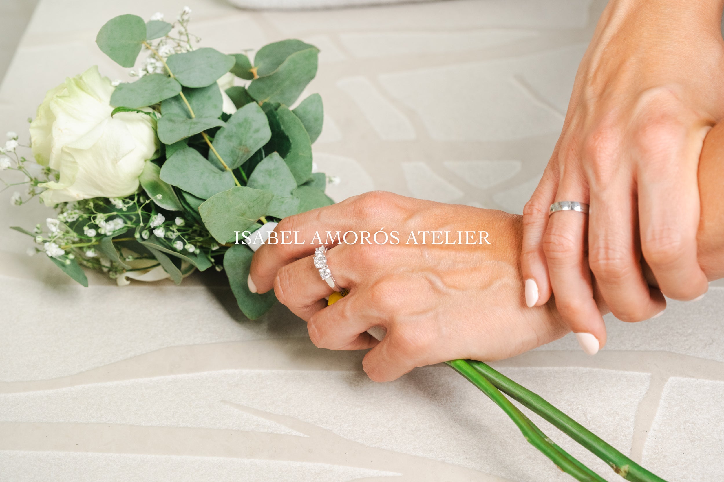 Sortija con 3 diamantes talla brillante